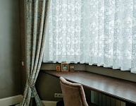 Тюль и шторы в спальне. Текстильное оформление в проекте архитектора Александра Черникова, квартира в Москвеfdhgxjhfjg
