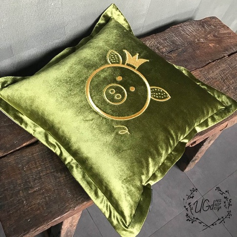 Подушка Свинка королевская, зелёный хаки, фото 1