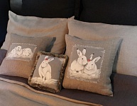 Декоративные подушки из нашей коллекции Кролики. Постельное белье UG-art home design. Спальня, дом в Подмосковьеfdhgxjhfjg