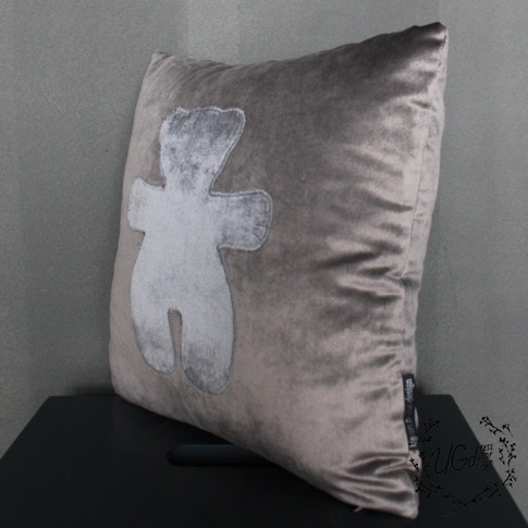 Подушка Влюбленный Мишка 2, бежевый с серым, фото 1